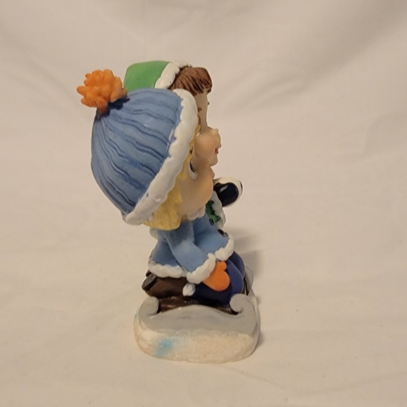 Tender Times figurine Ceramic Boy and Girl Bundeled In Coats - Picture 3 of 8